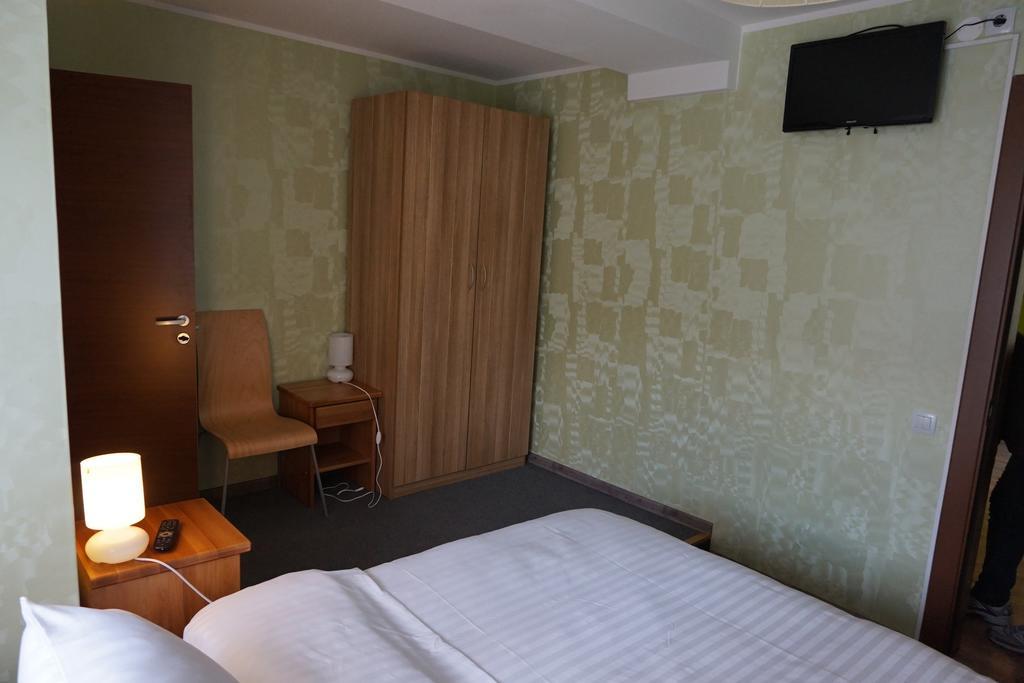 Amigo Hostel Riga Ruang foto